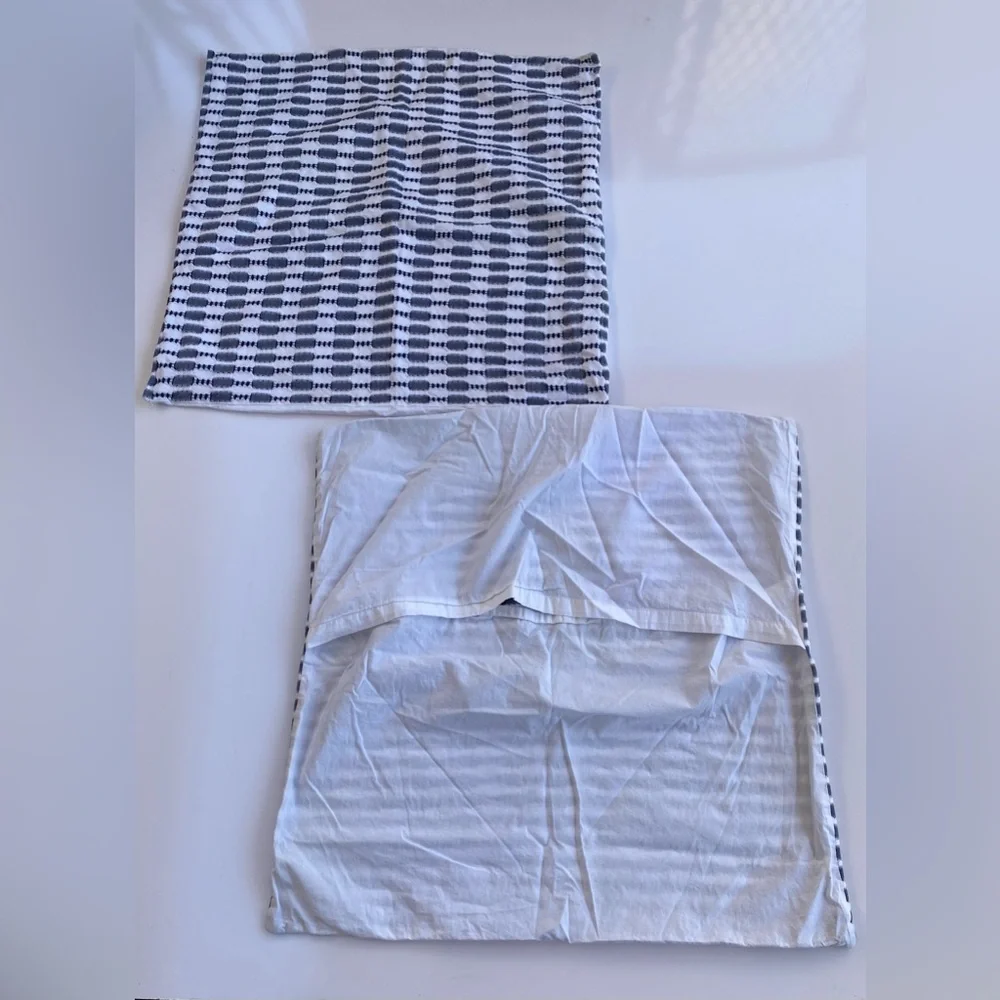 West Elm Black & White Texture Graphic Geometric Standard Pillow Shams Set of 2